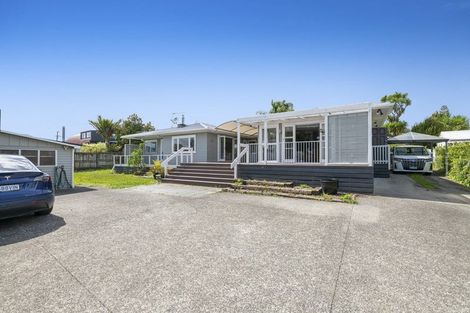 Photo of property in 133 Beach Haven Road, Beach Haven, Auckland, 0626