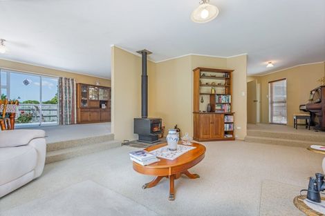 Photo of property in 27 Cambridge Street, Pahiatua, 4910