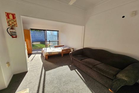 Photo of property in 61 Rimu Street, New Lynn, Auckland, 0600