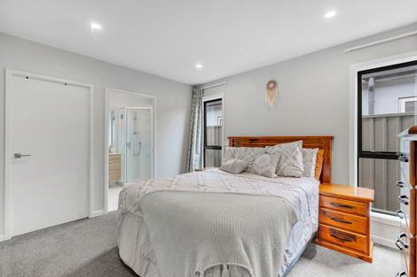 Photo of property in 48 Karearea Avenue, Kenepuru, Porirua, 5022