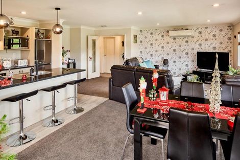 Photo of property in 38 Speldhurst Grove, Stokes Valley, Lower Hutt, 5019