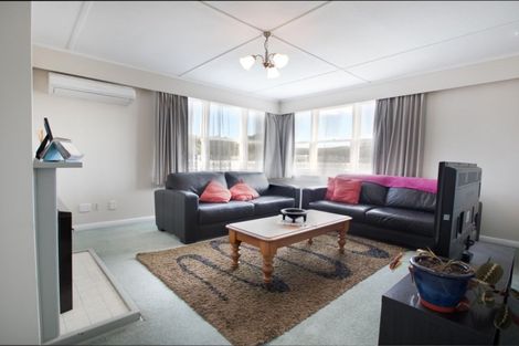 Photo of property in 10 Maher Place, Ranui, Porirua, 5024