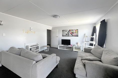 Photo of property in 10 Cascade Crescent, Westbrook, Palmerston North, 4412
