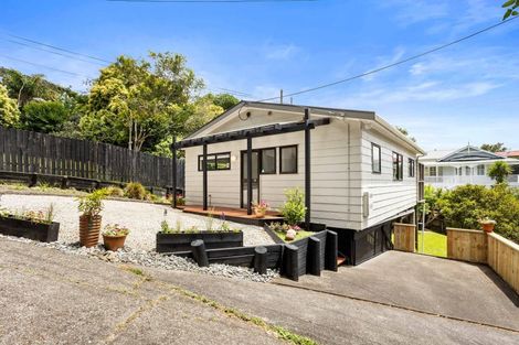 Photo of property in 2/30 Fordham Street, Beach Haven, Auckland, 0626