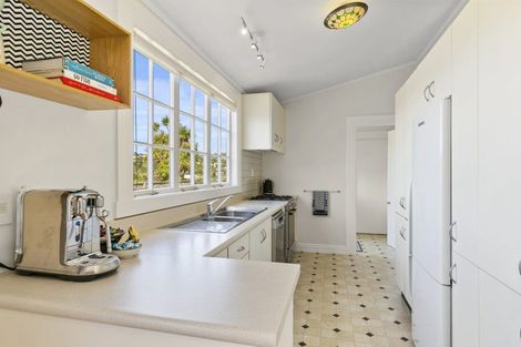 Photo of property in 8 Clifford Road, Johnsonville, Wellington, 6037