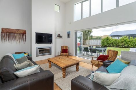Photo of property in 14 Clipper Place, Whitianga, 3510