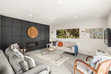Photo of property in 31 Meadow Drive, Whitianga, 3510