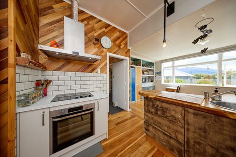 Photo of property in 219 Beach Road, Kaikoura, 7300