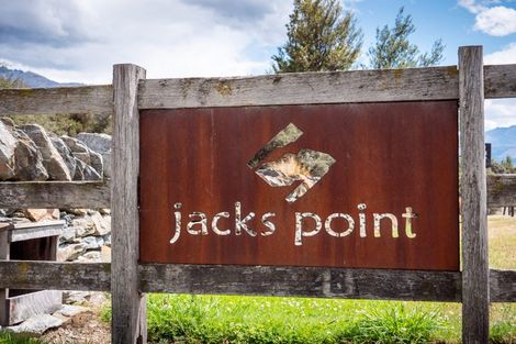 Photo of property in 10 Glenfiddich Road, Jacks Point, Queenstown, 9371