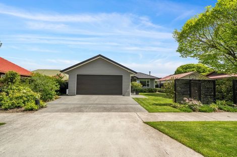 Photo of property in 4 Palmer Crescent, Silverstream, Upper Hutt, 5019