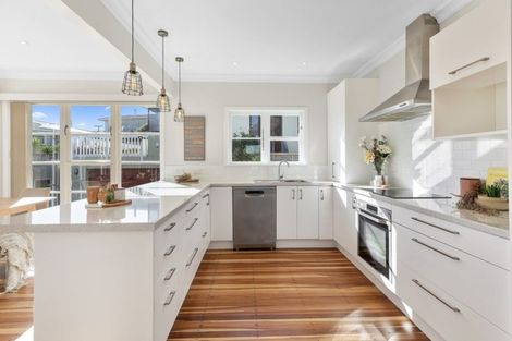 Photo of property in 8a Bay Drive, Titahi Bay, Porirua, 5022