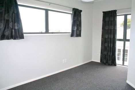 Photo of property in 16a Woodall Place, Totara Vale, Auckland, 0627