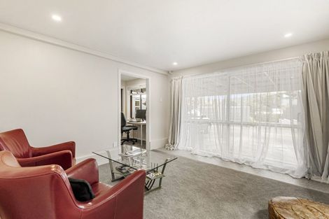 Photo of property in 4 Range Road, Swanson, Auckland, 0816