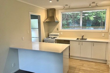 Photo of property in 1/1 Bronwyn Place, Torbay, Auckland, 0630