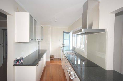 Photo of property in 1/46 College Road, Northcote, Auckland, 0627