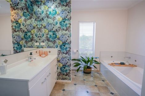 Photo of property in 47 Oteki Park Drive, Welcome Bay, Tauranga, 3112