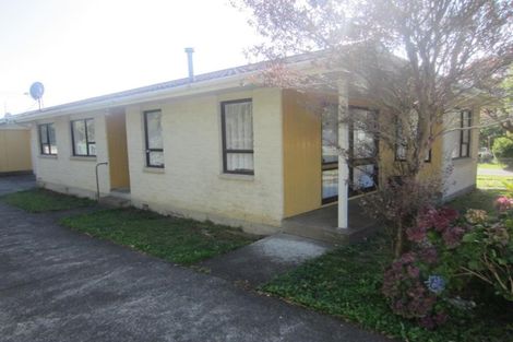 Photo of property in 3 Tawa Street, Tawa, Wellington, 5028