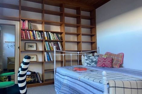 Photo of property in 17 Shannon Street, Mount Victoria, Wellington, 6011