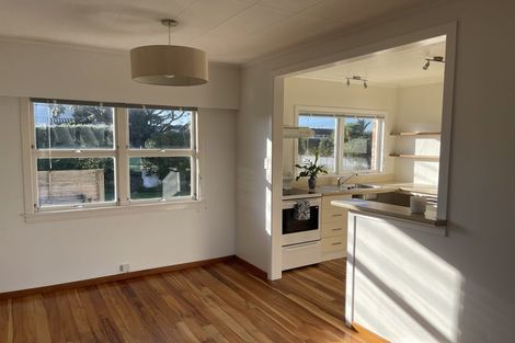 Photo of property in 40-40a Hamblyn Street, Strandon, New Plymouth, 4312
