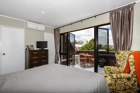 Photo of property in 2c Cradock Street, Avondale, Auckland, 1026