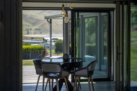 Photo of property in 4a Shoal Beach Road, Aramoana, Omakere, 4271