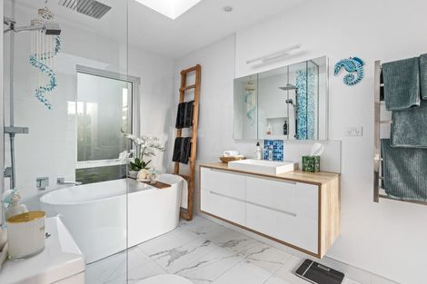 Photo of property in 2 Taimoana Close, Mangawhai Heads, Mangawhai, 0505