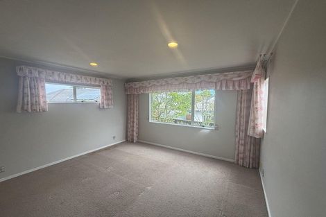 Photo of property in 22 Te Hoe Grove, Pinehill, Auckland, 0632