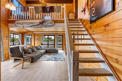 Photo of property in 804 Whangaparaoa Road, Manly, Whangaparaoa, 0930