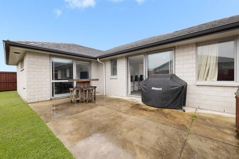 Photo of property in 25 Livingstone Drive, Papamoa Beach, Papamoa, 3118