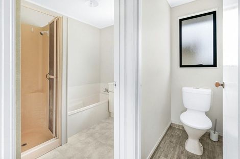 Photo of property in 86 Oakfield Crescent, Pukete, Hamilton, 3200