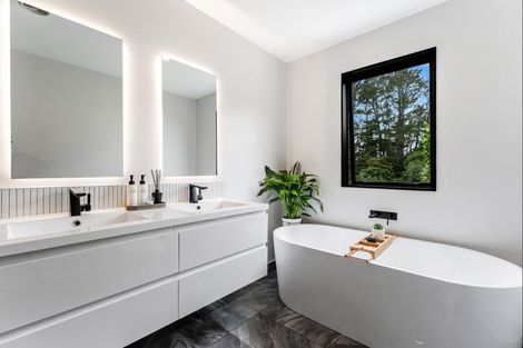 Photo of property in 7 Tamahunga Drive, Matakana, Warkworth, 0985