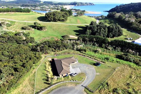 Photo of property in 136 Stratford Drive, Cable Bay, 0420