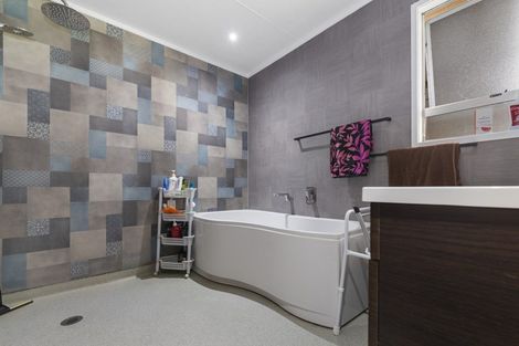 Photo of property in 30 Lee Road, Hannahs Bay, Rotorua, 3010