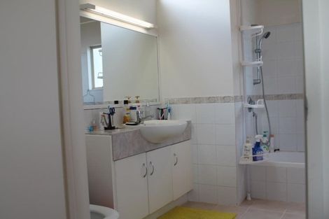 Photo of property in 2/86 Birkenhead Avenue, Birkenhead, Auckland, 0626