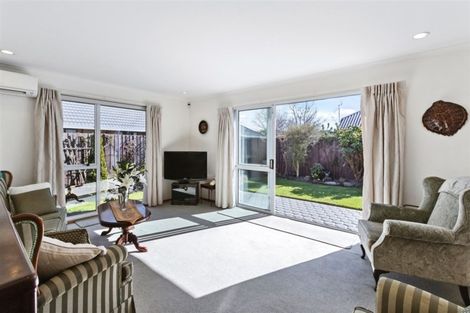 Photo of property in 2/64 Apsley Drive, Avonhead, Christchurch, 8042