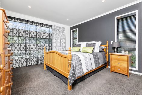 Photo of property in 15 Maple Grove, Kingston, Wellington, 6021