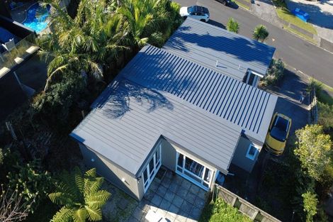 Photo of property in 6 Anchor Place, Beach Haven, Auckland, 0626
