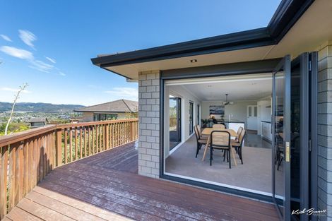 Photo of property in 43 Percy Kinsman Crescent, Riverstone Terraces, Upper Hutt, 5018