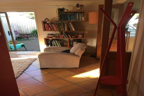 Photo of property in 2/22 Tree View Avenue, Glenfield, Auckland, 0629