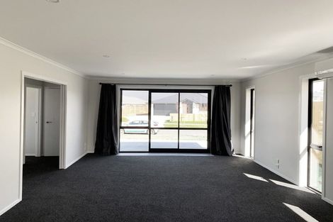 Photo of property in 11 Keerangi Place, Rototuna North, Hamilton, 3210