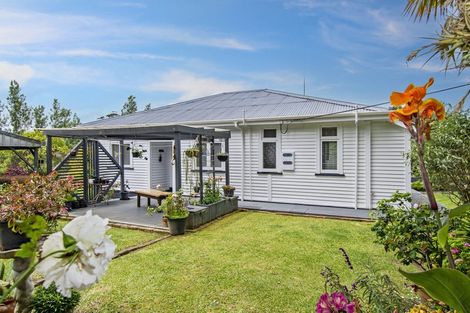 Photo of property in 37 Pahi Road, Paparoa, 0571