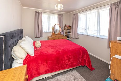 Photo of property in 36 Gibbons Crescent, Castlecliff, Whanganui, 4501