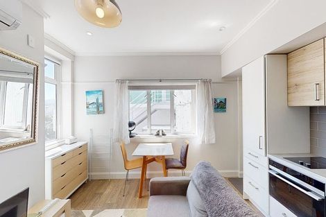Photo of property in Fountain Court, 2/48 Oriental Parade, Oriental Bay, Wellington, 6011