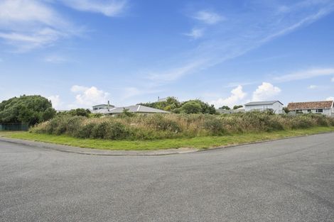 Photo of property in 16 Kitchener Street, Te Horo Beach, Otaki, 5581