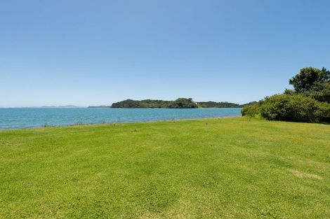 Photo of property in 250 Paroa Bay Road, Russell, 0272