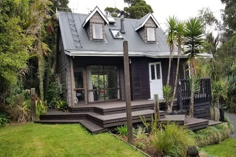 Photo of property in 48 Turanga Road, Henderson Valley, Auckland, 0612