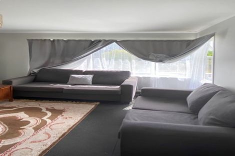 Photo of property in 20 Thornlow Street, Glendene, Auckland, 0602