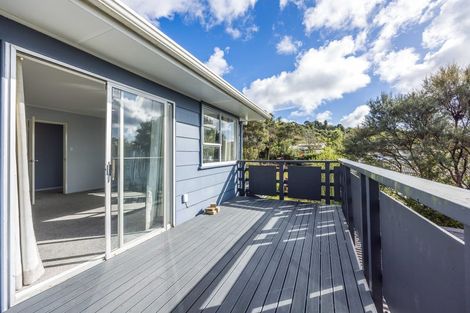 Photo of property in 38 Staincross Street, Green Bay, Auckland, 0604