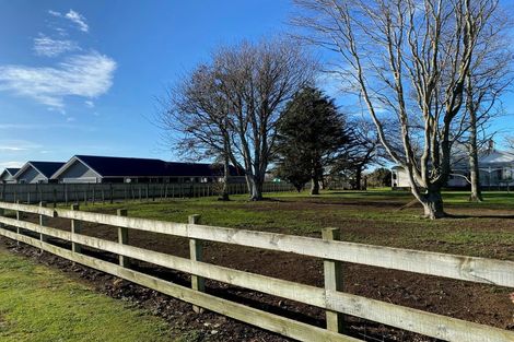 Photo of property in 76 Turuturu Road, Hawera, 4674