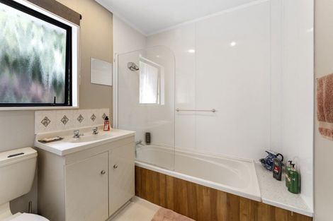 Photo of property in 128 Rahui Road, Otaki, 5512